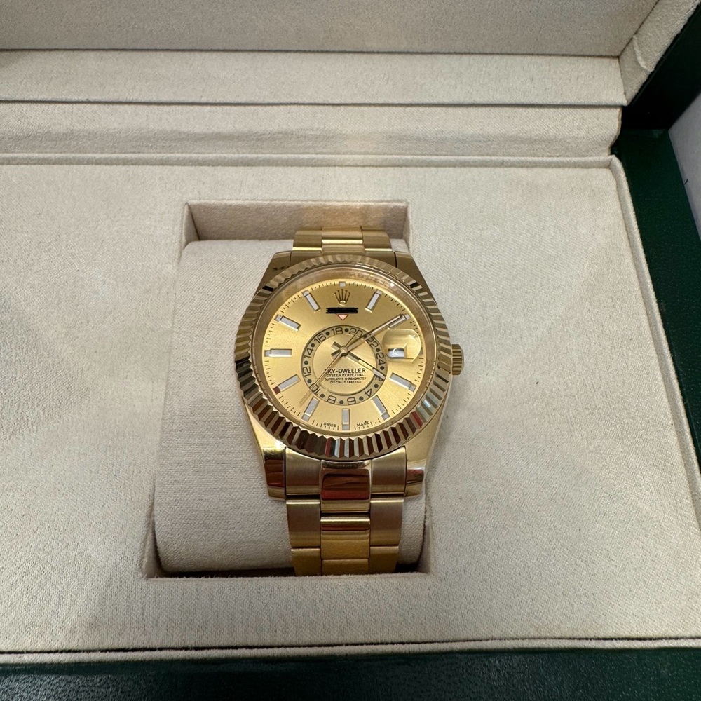 Gold Tone Luxury Watch
